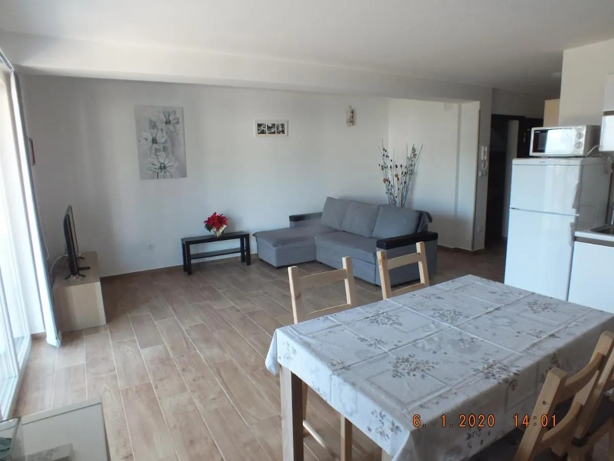 Apartments Amore 바슈카 0*,  크로아티아