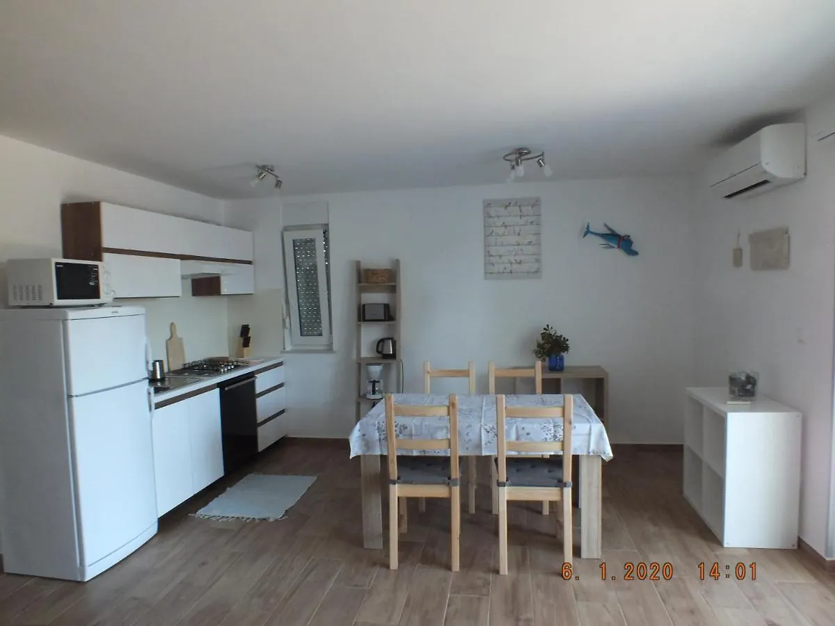 Apartments Amore 바슈카 0*,  크로아티아
