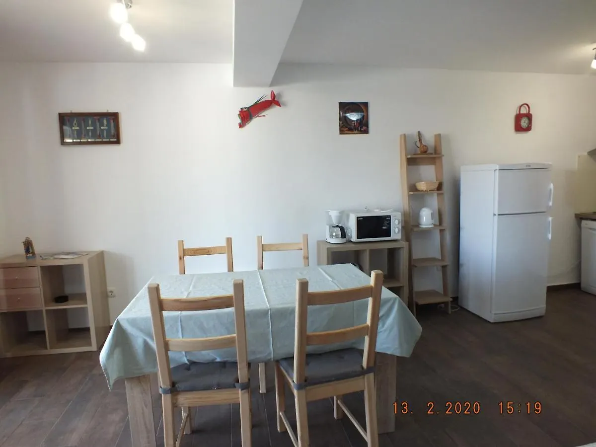 Apartments Amore 바슈카 0*,